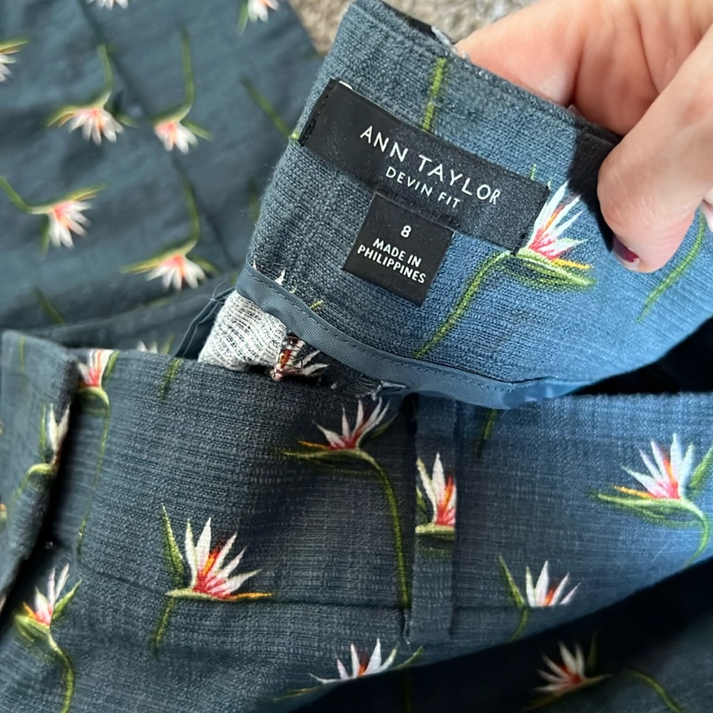 Size 8 Ann Taylor birds of paradise pant